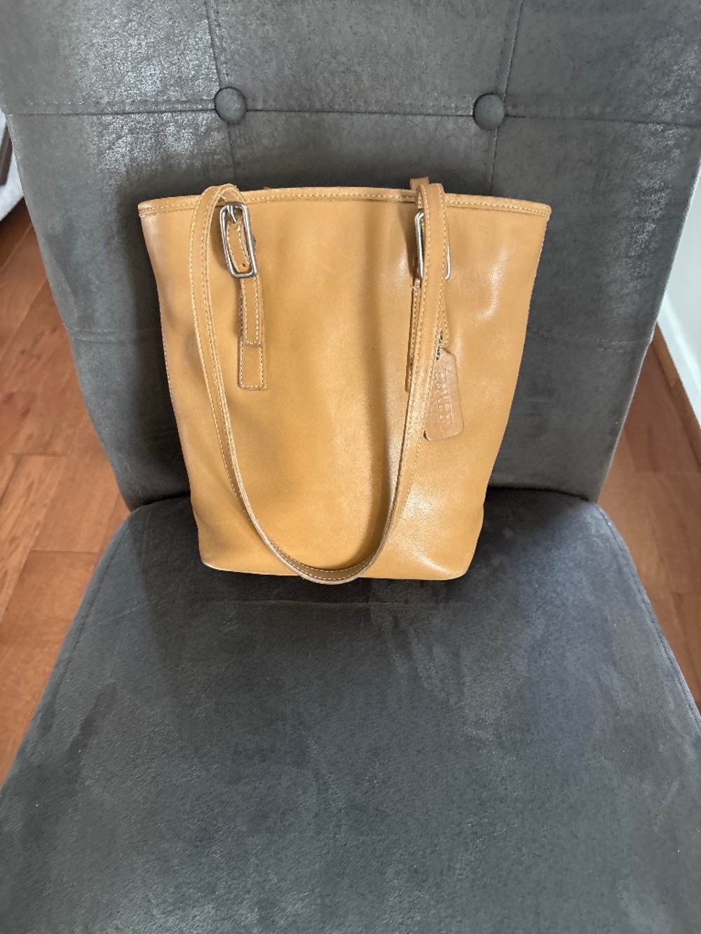 Women’s Vintage Tan Coach Legacy Bucket Tote Leather Handbag 9803